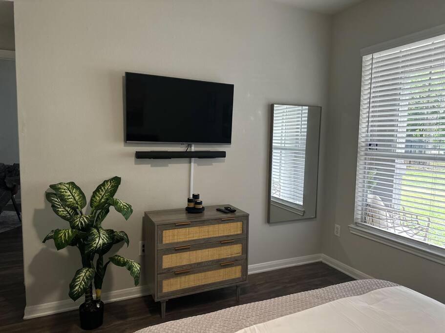 Devine Livings At Hermann Park Appartement Houston Buitenkant foto